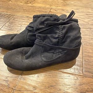 Black Bootie… perfect w/leggings or skinny jeans!